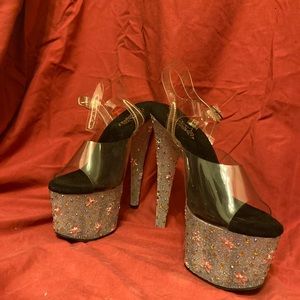 Platform heels never worn 9.5